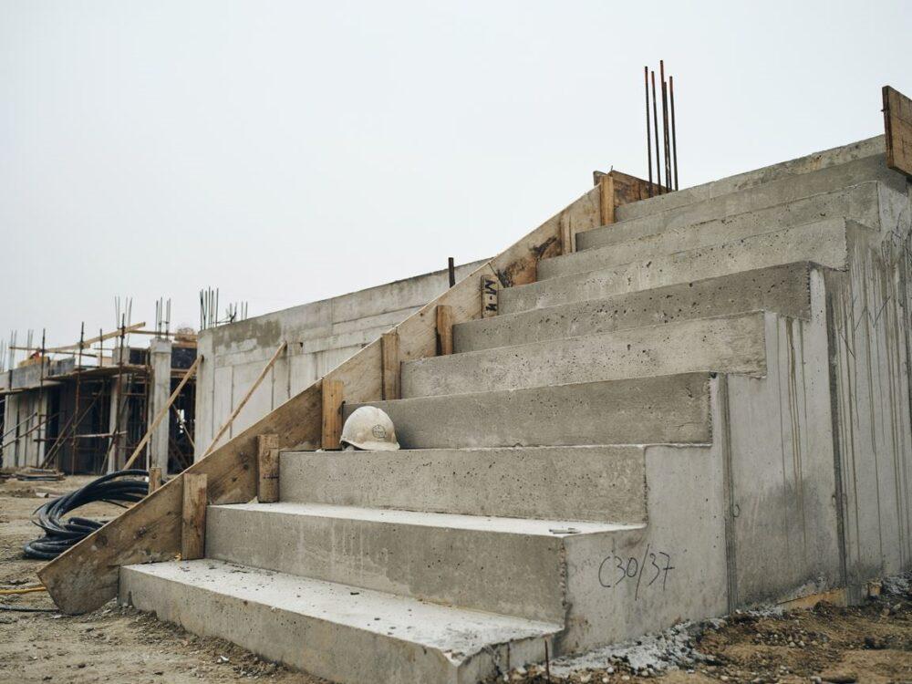 budowa schodów betonowych